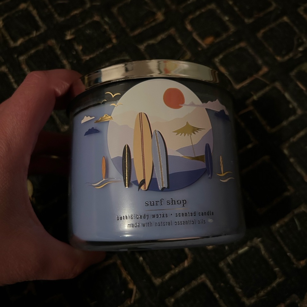 Bath & Body Works Surf Shop Candle - Blue and White